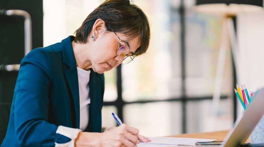 Werken op een administratiekantoor De administratie wordt gedaan